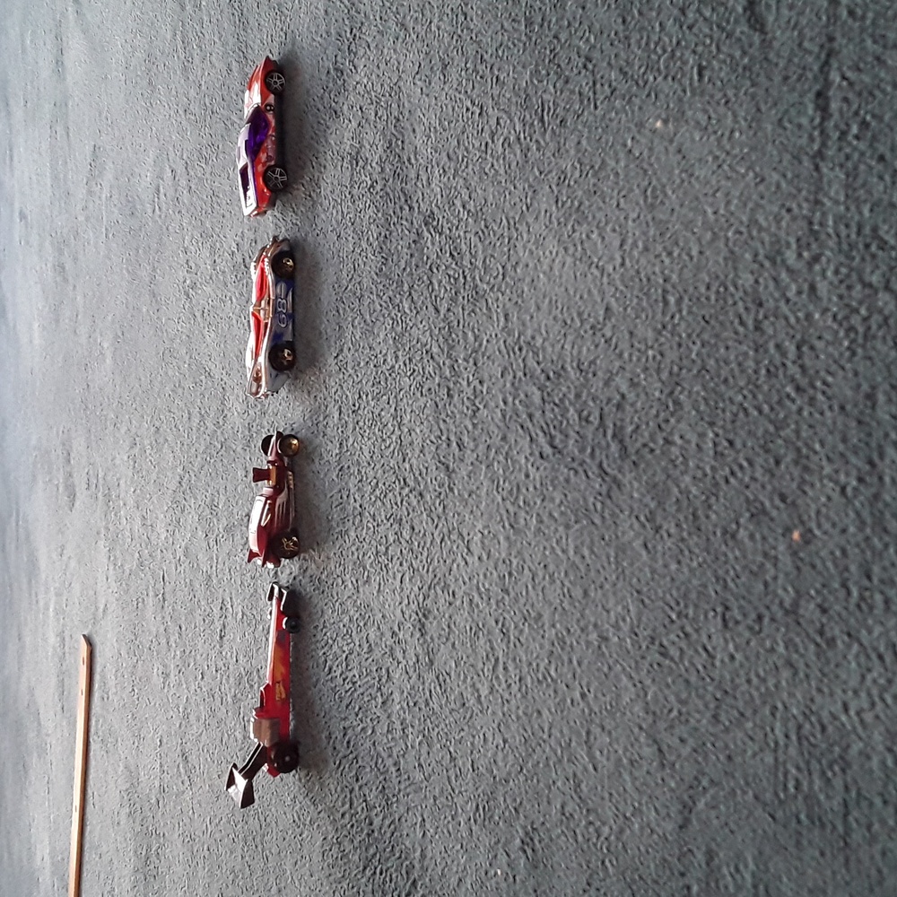 14 Hotwheel cars playset, In mint condition - Picture 6 of 6